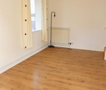 1 bedroom semi-detached house to rent - Photo 6