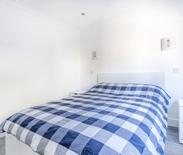 Waverley Crescent, London, SE18 - Photo 6