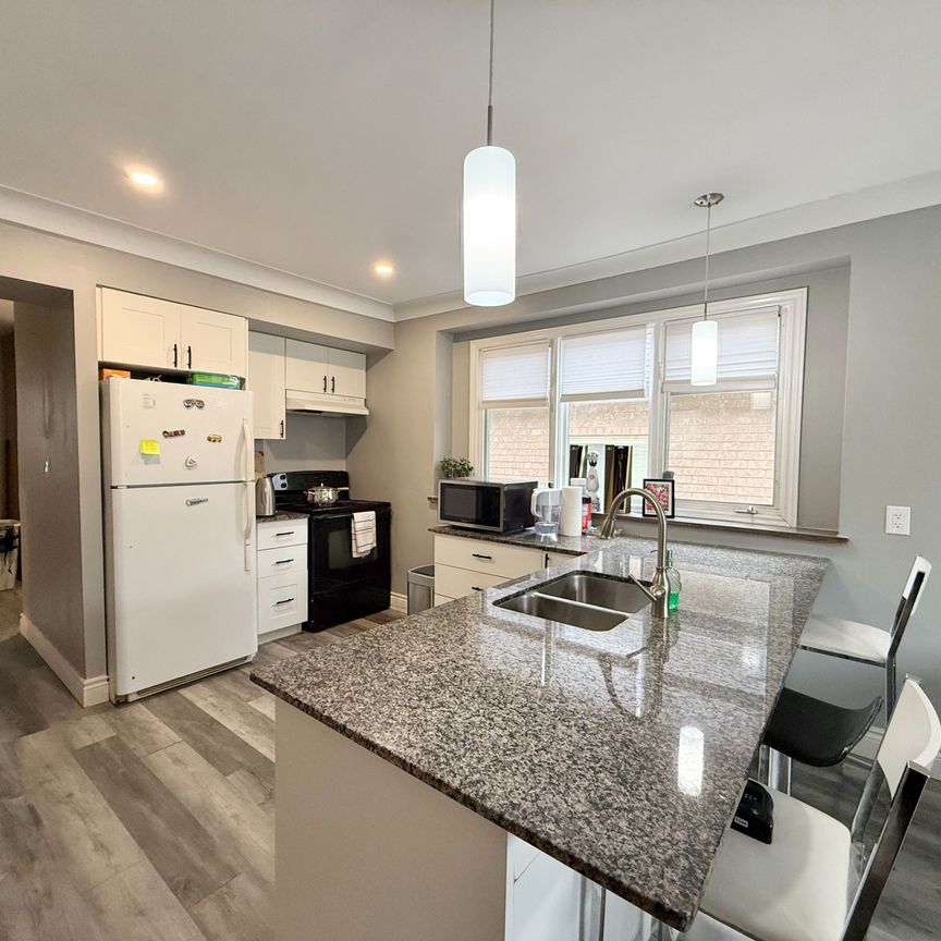 For Lease - 1102 Langlois Ave Avenue, Windsor, Ontario - Photo 1