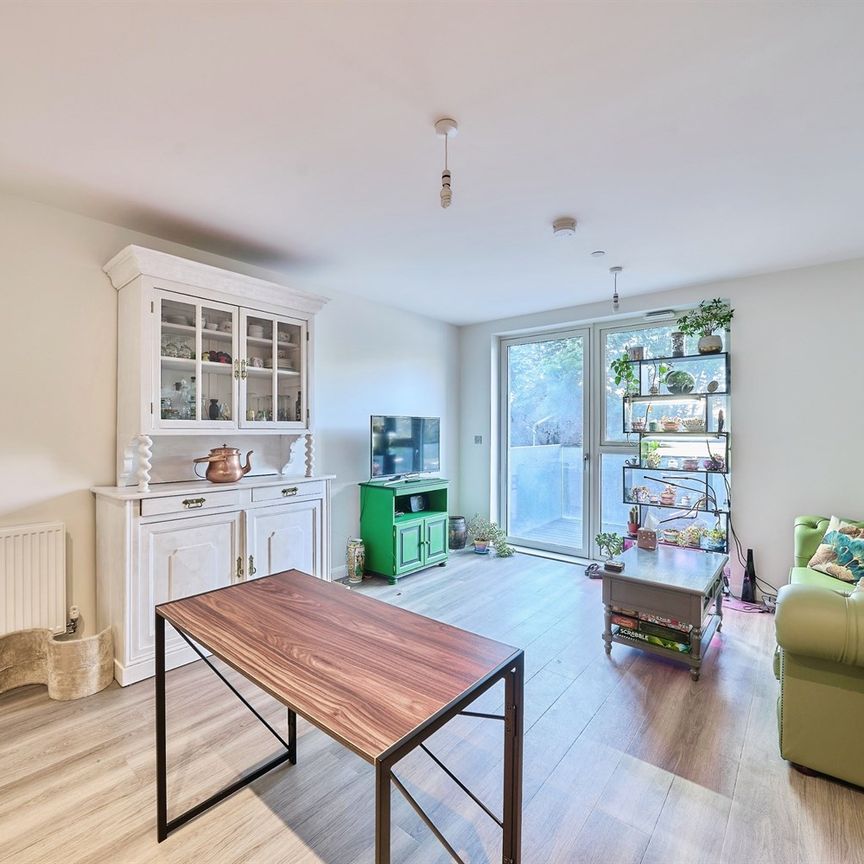 Apartment to Rent: Catimor House, UB3 - Photo 1