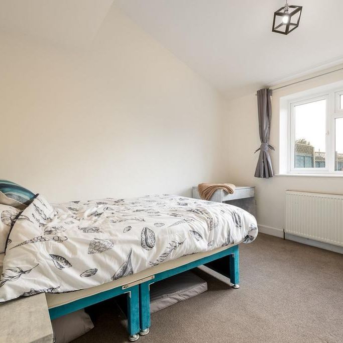 1 bedroom in a house share to rent - Photo 1