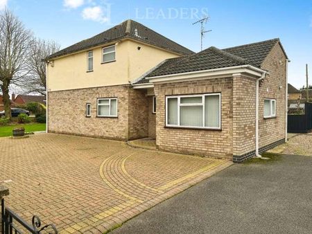 North Parade, Holbeach, PE12 - Photo 2