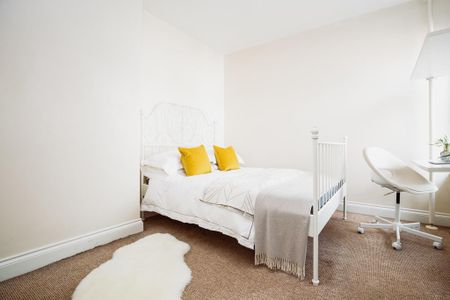 5 bedroom terraced house to rent - Photo 4