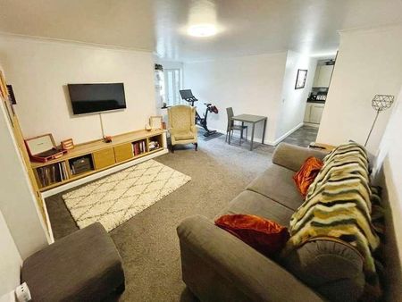 Magretian Place, Cardiff, CF10 - Photo 3