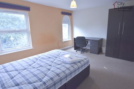 4 Bedroom End Terraced House - Photo 3