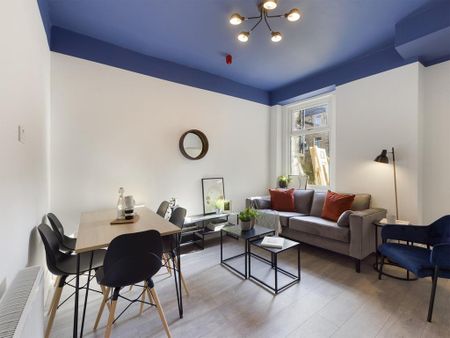 2 bedroom flat to rent - Photo 2