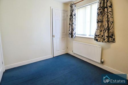 2 bedroom end of terrace house to rent - Photo 3