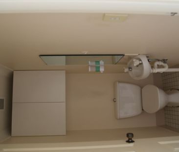 Bright 2 Bedroom Townhouse - Photo 5