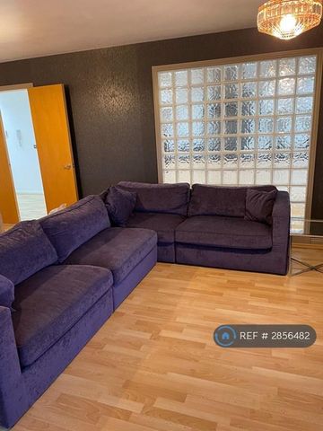 2 bedroom penthouse to rent - Photo 4