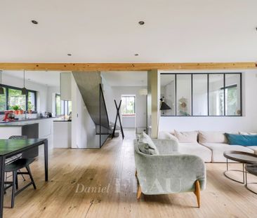 Rueil-Malmaison - Maison familiale avec jardin, beaux volumes. - Photo 2