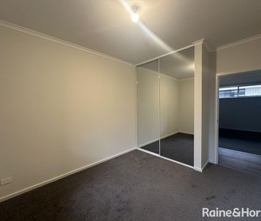 Brand New 4 Bedroom + 2 Living Areas! - Photo 4