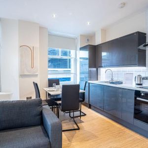 3 bedroom apartment to rent - Photo 2