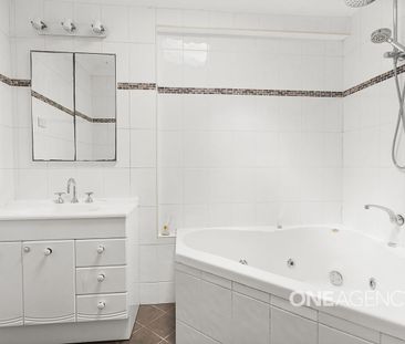 SPACIOUS FAMILY HOME WITH MULTIPLE LIVING AREAS - Photo 5