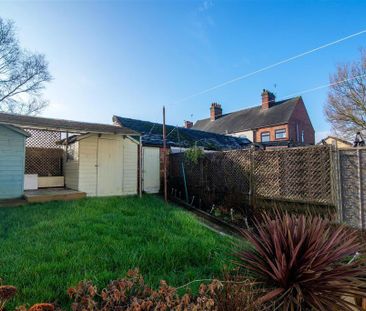 2 bedroom end of terrace house to rent - Photo 2