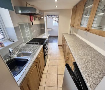 2 bedroom terraced house to rent - Photo 3