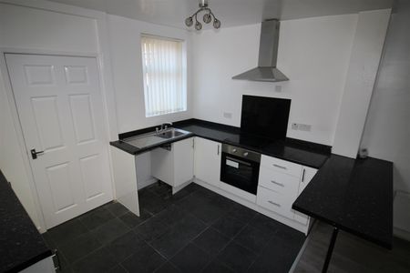 2 Bedroom Terraced House for Rent - Photo 4