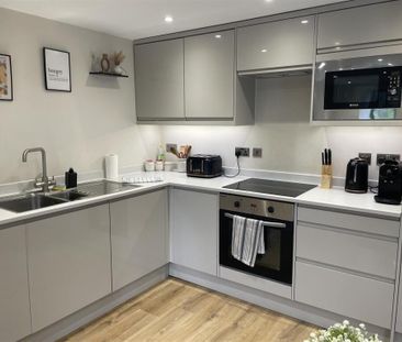 2 bedroom maisonette to rent - Photo 4