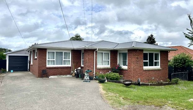 Big Brick home - Photo 1