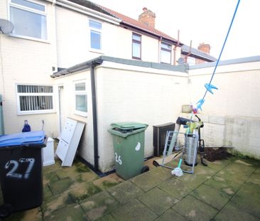 3 Bedroom Mid Terraced House - Photo 4