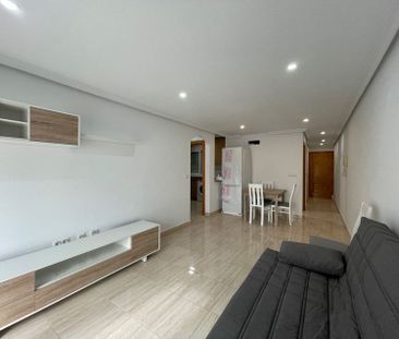 Alquiler de piso en Calle meseguer - Photo 2