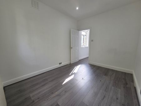 2 Bed Flat, Telford Avenue Streatham Hill, SW2 - Photo 5