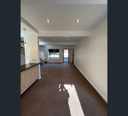 3/229 Young St, Unley, SA 5061 - Photo 2