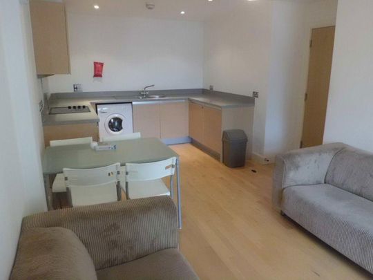 2 bedroom flat to rent - Photo 1