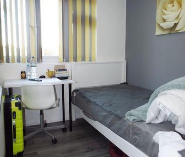 4 bedroom terraced house to rent - Photo 2