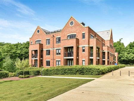 A well presented 3 bedroom ground floor apartment on the outskirts of the highly desirable village of Mayfield and set within its own extensive private grounds - Photo 5