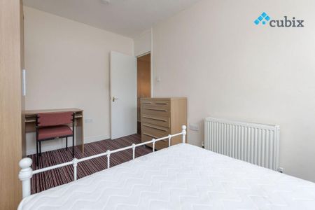 4 bedroom flat to rent - Photo 5