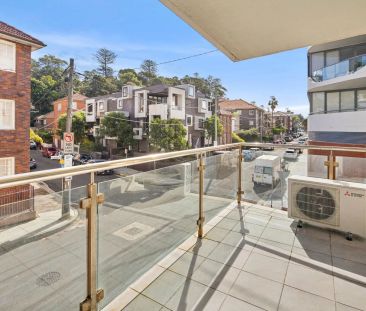 Modern One Bedroom Unit Perfectly Positioned Opposite Manly Wharf - Photo 3