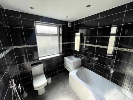 2 bedroom semi-detached house to rent - Photo 5