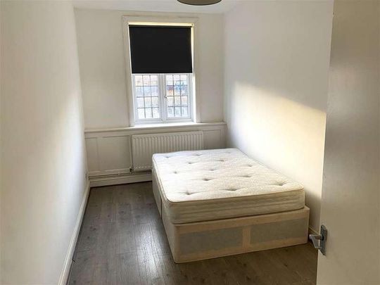 Amy Road, Oxted, RH8 - Photo 1