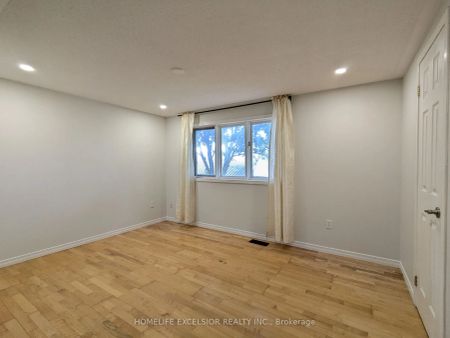 Property For Lease | N9249422 - Photo 4