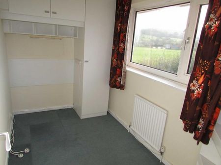 4 Bedroom Detached To Let - Photo 4