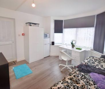 Studio to rent - Photo 3