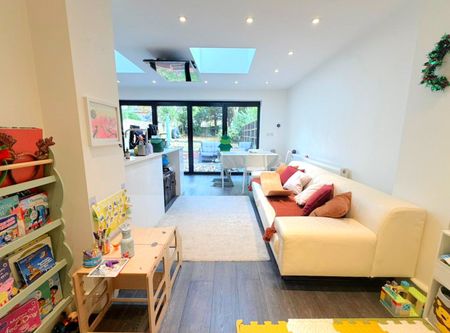 Windsor Road, Ealing, W5 3UJ - Photo 4