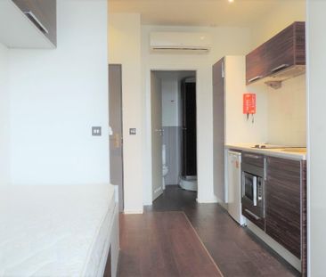 Studio to rent - Photo 2