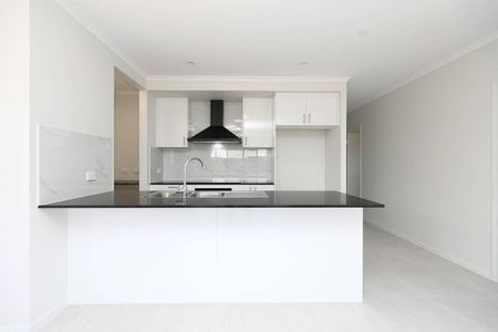 Brand New - Fully A/C and Tiled - Solar - Side Access - New Turf Coming Soon - Photo 5