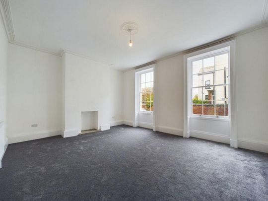 4 bedroom detached house to rent - Photo 1