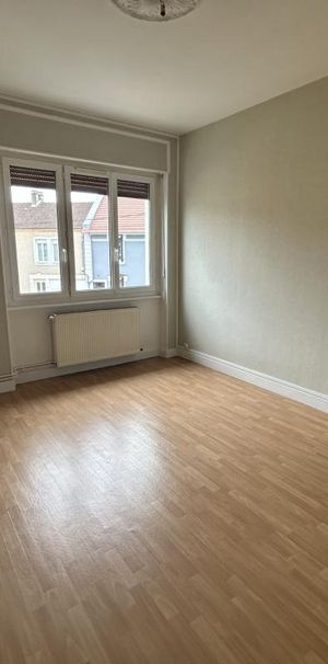 Location Appartement 2 pièces 44m² LE CREUSOT 71200 - Photo 1