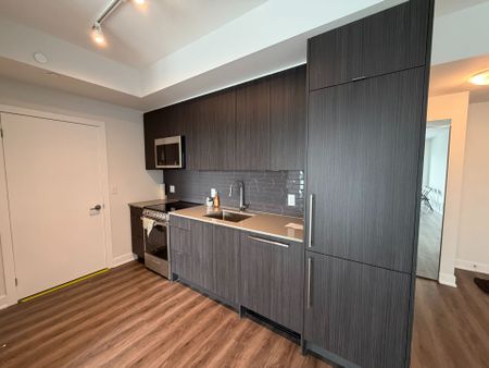 For Lease - 4130 Parkside Village Drive Unit# 3111, Mississauga, Ontario - Photo 3