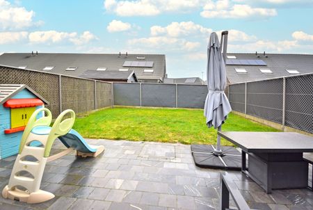 Ruime gezinswoning met drie slaapkamers en tuin - Foto 3