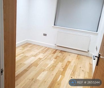 1 bedroom in a flat share to rent - Photo 5