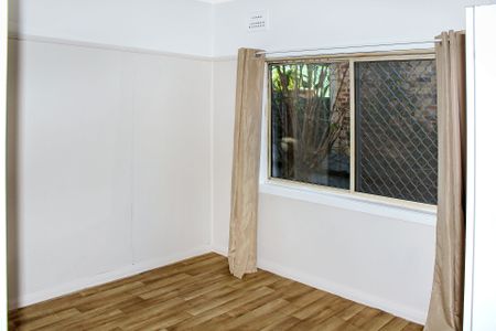 COMFORTABLE HOME WITH EASY ACCESS - IDEAL FOR EASY MOBILITY - Photo 3