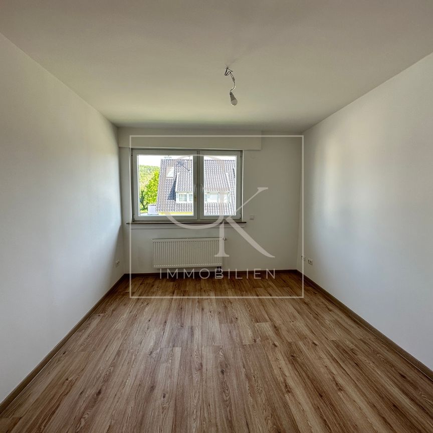 Erstbezug nach Modernisierung von großzügiger 4-Zimmer-Wohnung mit Balkon & Gäste-WC - Foto 1