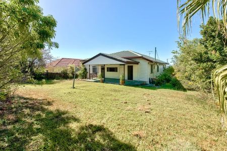 4 Faucett Street, Mitchelton. - Photo 3