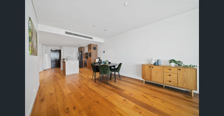 Executive 2-Bedroom Apartment with Breathtaking Brisbane River Views - Photo 2