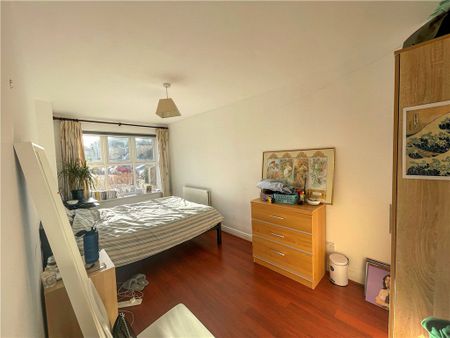 Nightingale Shott, Egham, Surrey, TW20 9SX - Photo 2