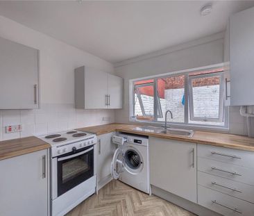 2 bedroom terraced house to rent - Photo 5